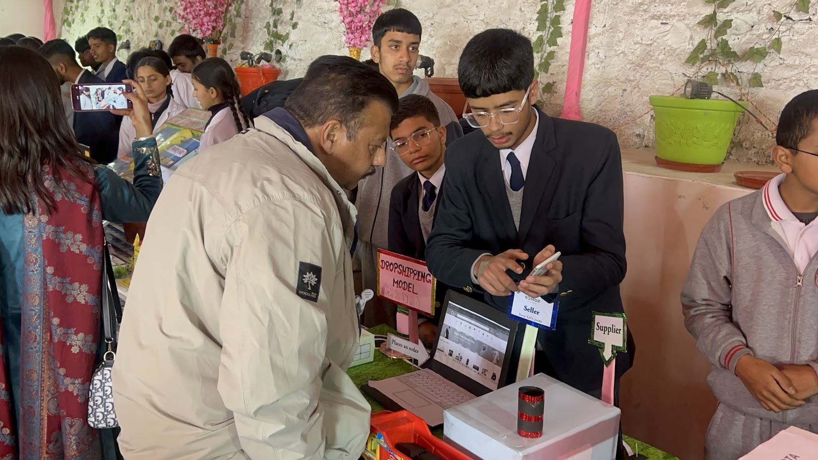 IT/ITeS Trainees Showcase Dropshipping Model with Live Website